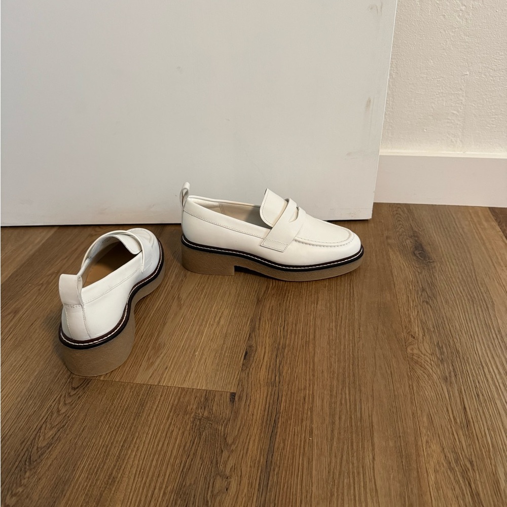 Everlane Oxford shoes, USA Women’s size 8, color white. Brand new, never worn.